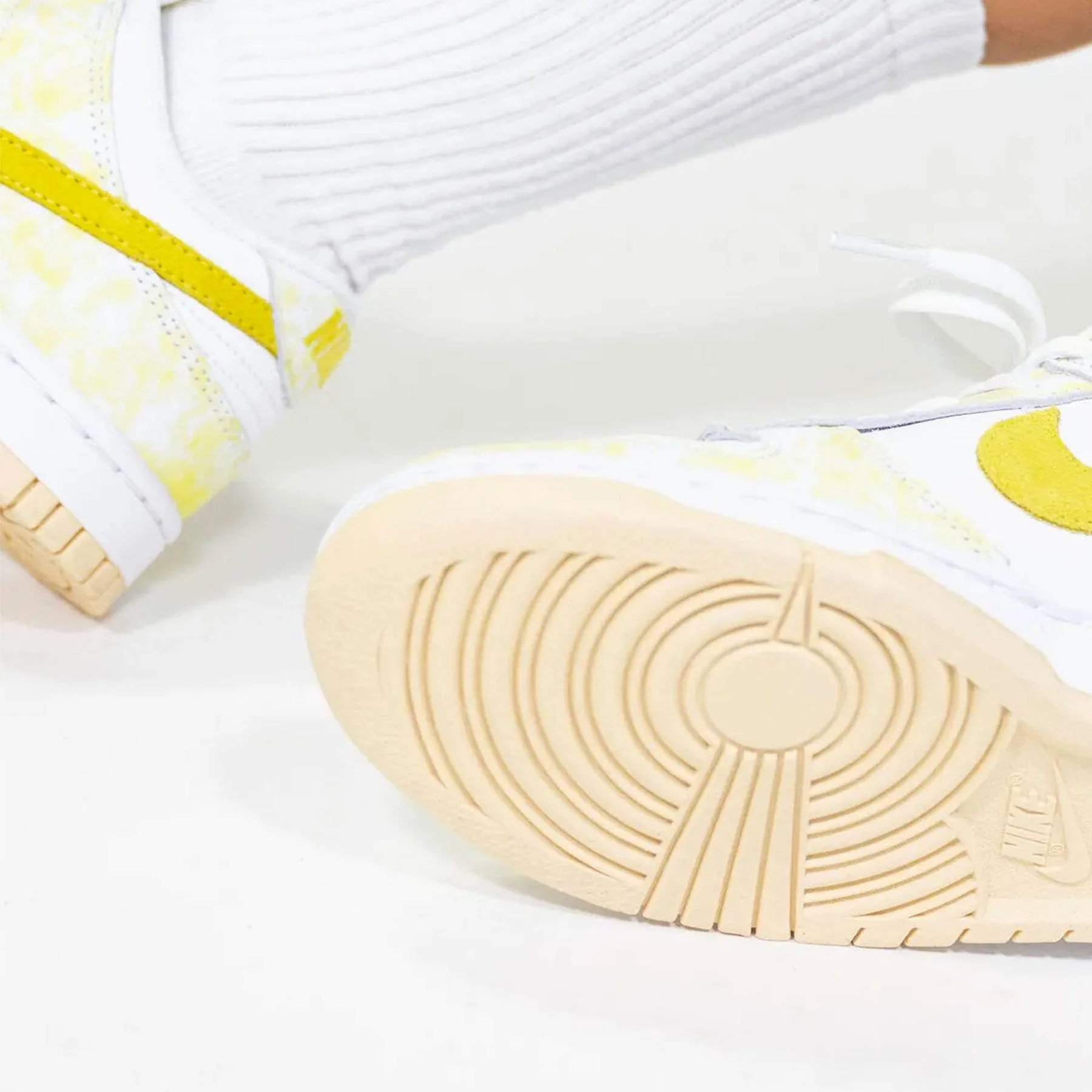 Nike Dunk Low OG Wmns 'Yellow Strike' - Image 8