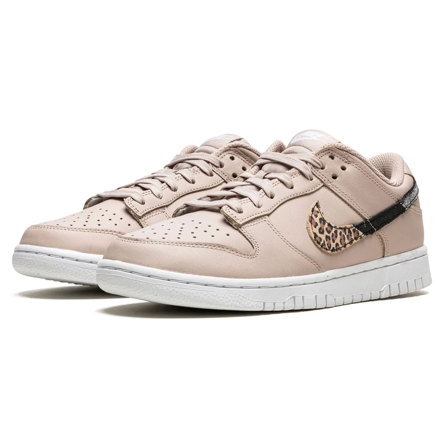 Nike Dunk Low SE Wmns 'Primal Pink' - Image 2