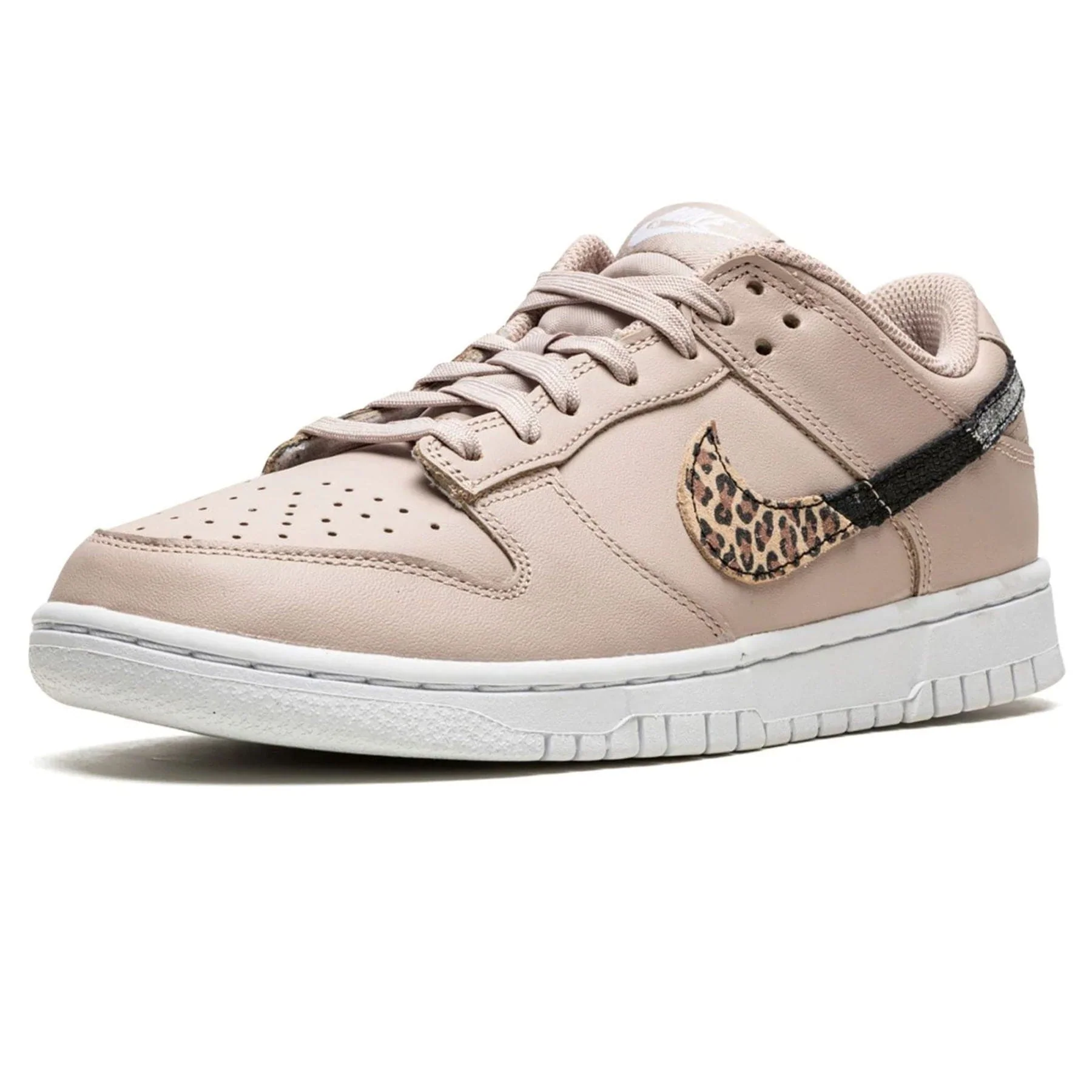 Nike Dunk Low SE Wmns 'Primal Pink' - Image 4