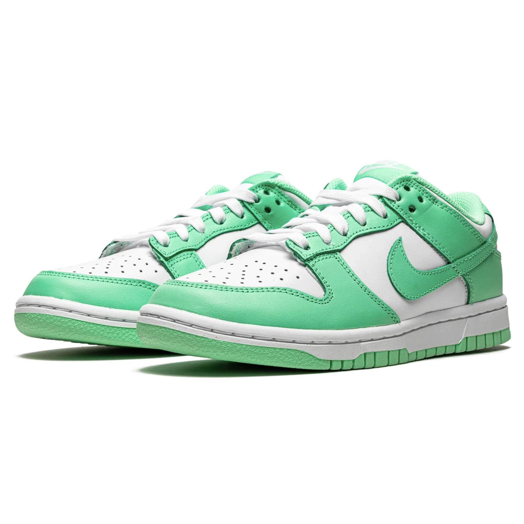 Nike Dunk Low Wmns 'Green Glow' - Image 2