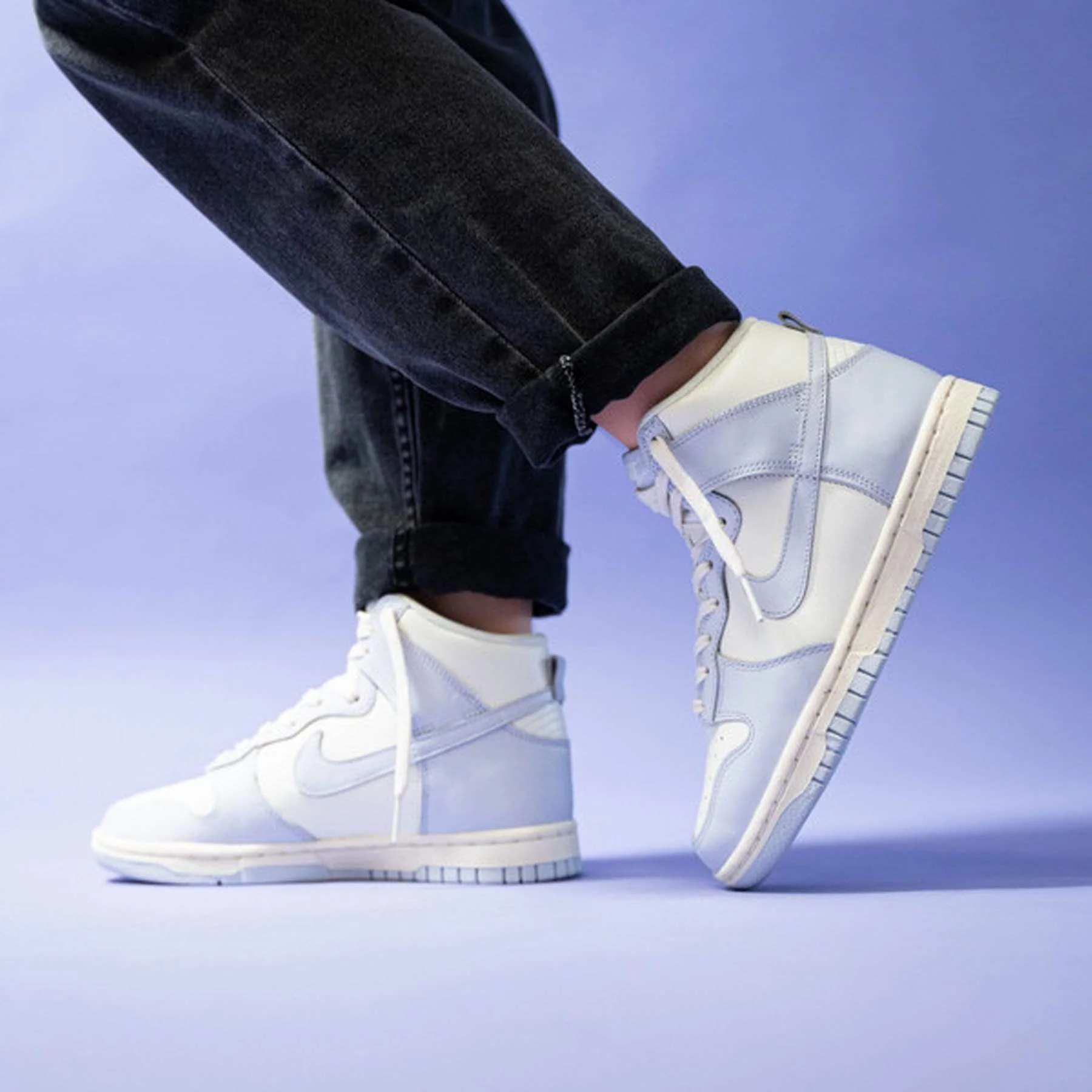 Nike Dunk Wmns High 'Football Grey' - Image 7