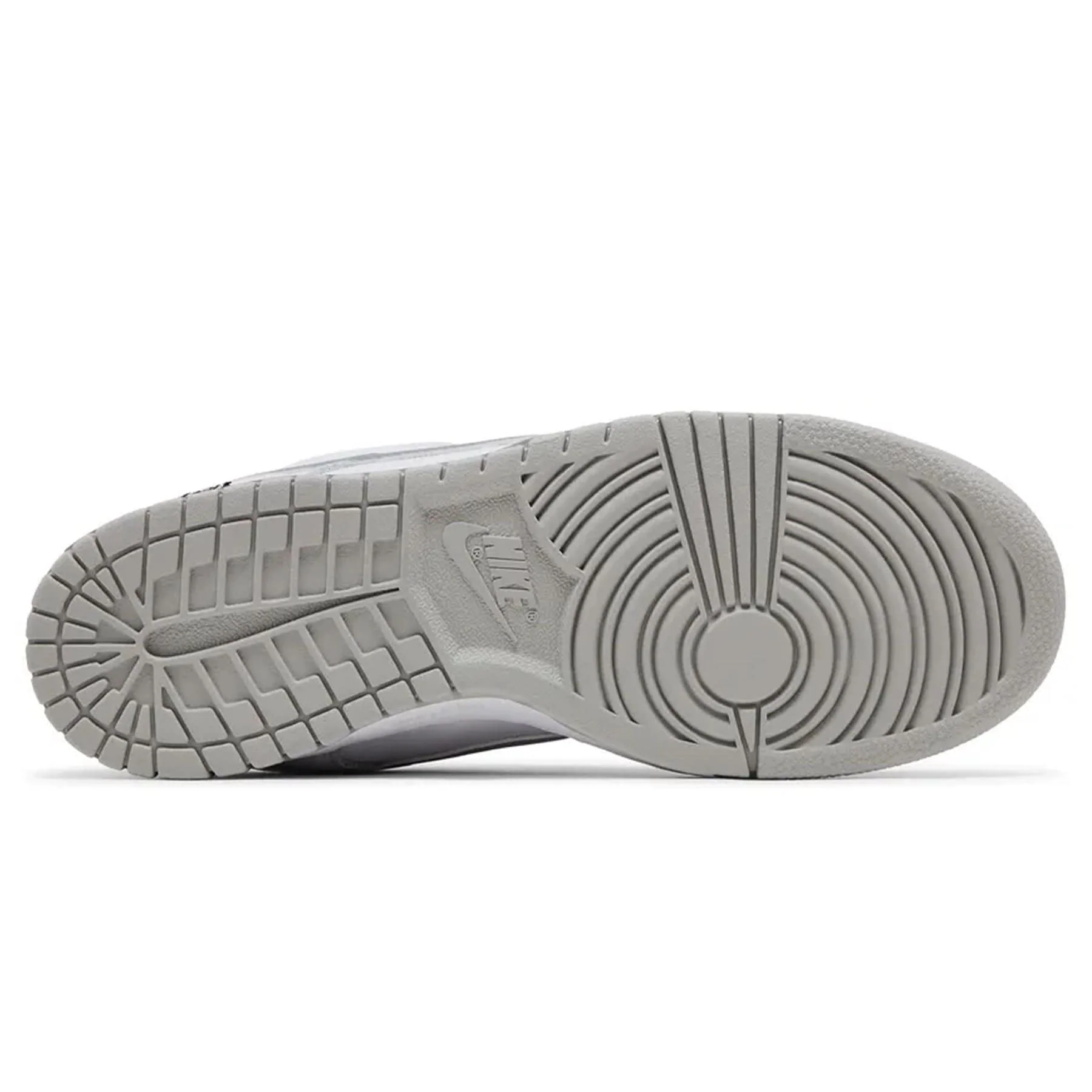 Nike Dunk Low SB x Supreme 'White Metallic Silver' - Image 5