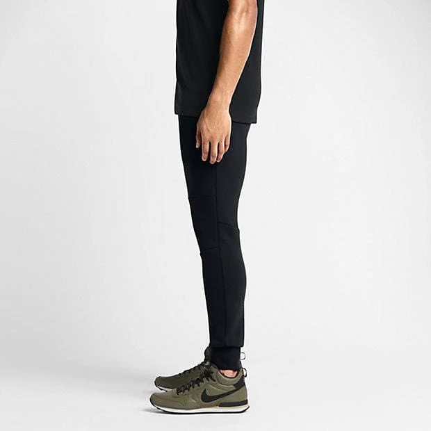 NIKE TECH FLEECE MEN'S TROUSERS - Black - Image 5