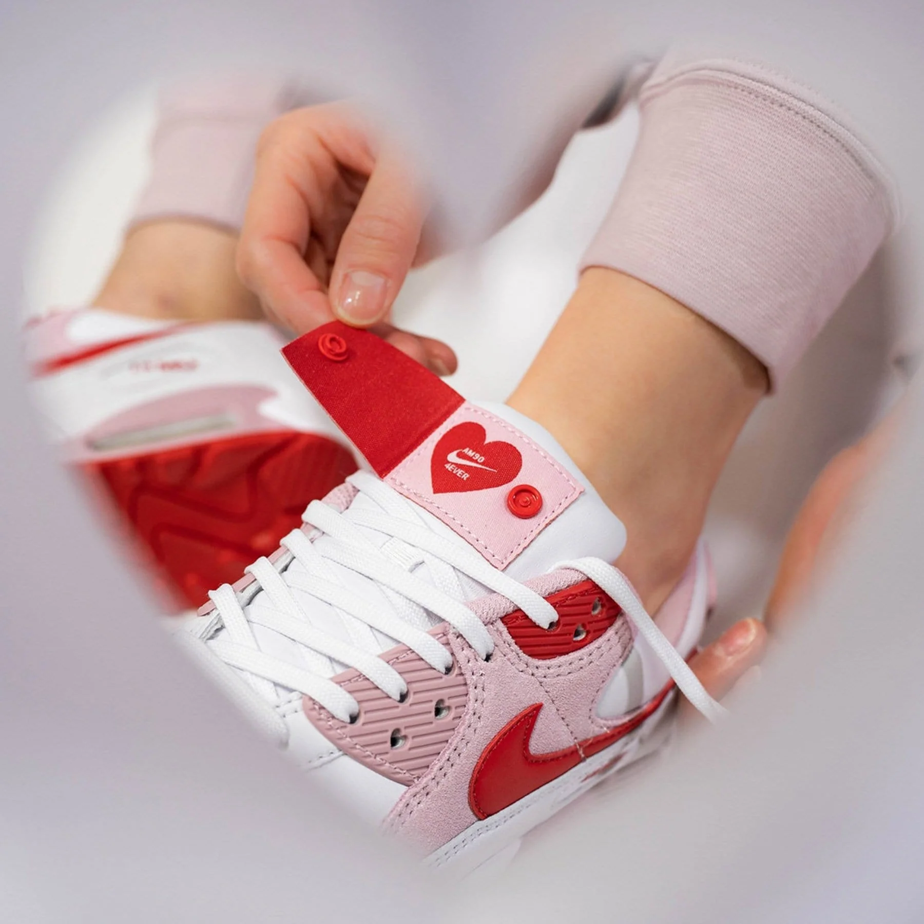 Nike Air Max 90 Wmns 'Valentine's Day' - Image 7