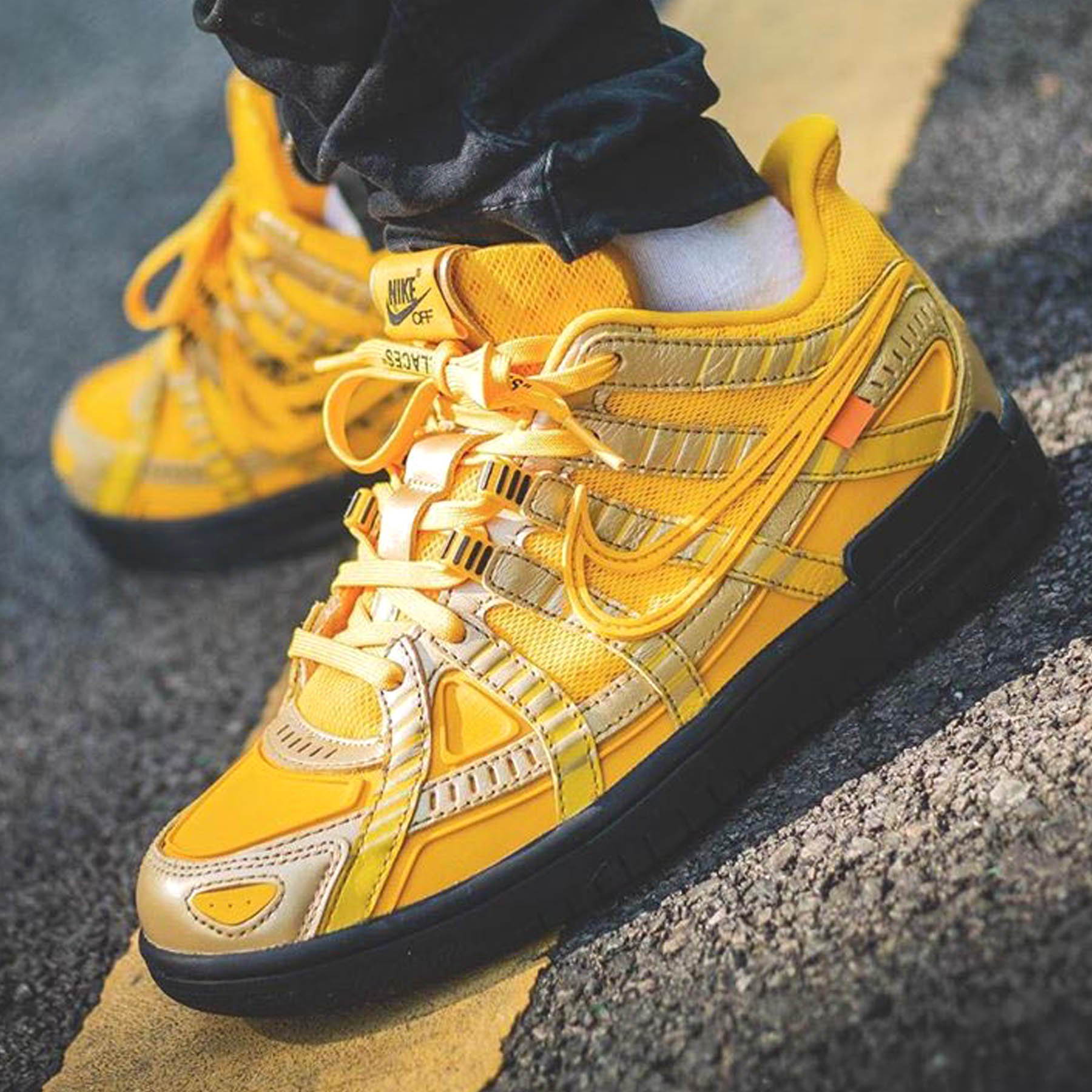 Off-White x Nike Air Rubber Dunk 'University Gold' - Image 6