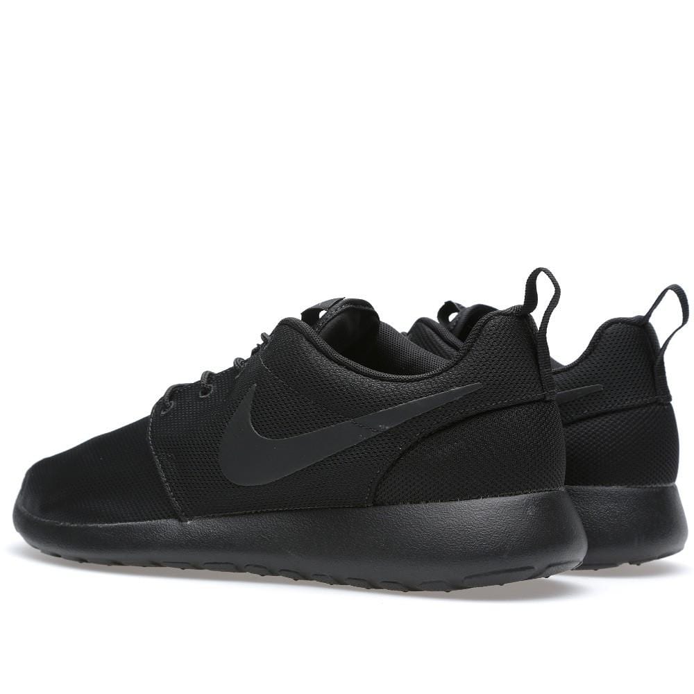 Nike Rosherun 'Triple Black' - Image 4