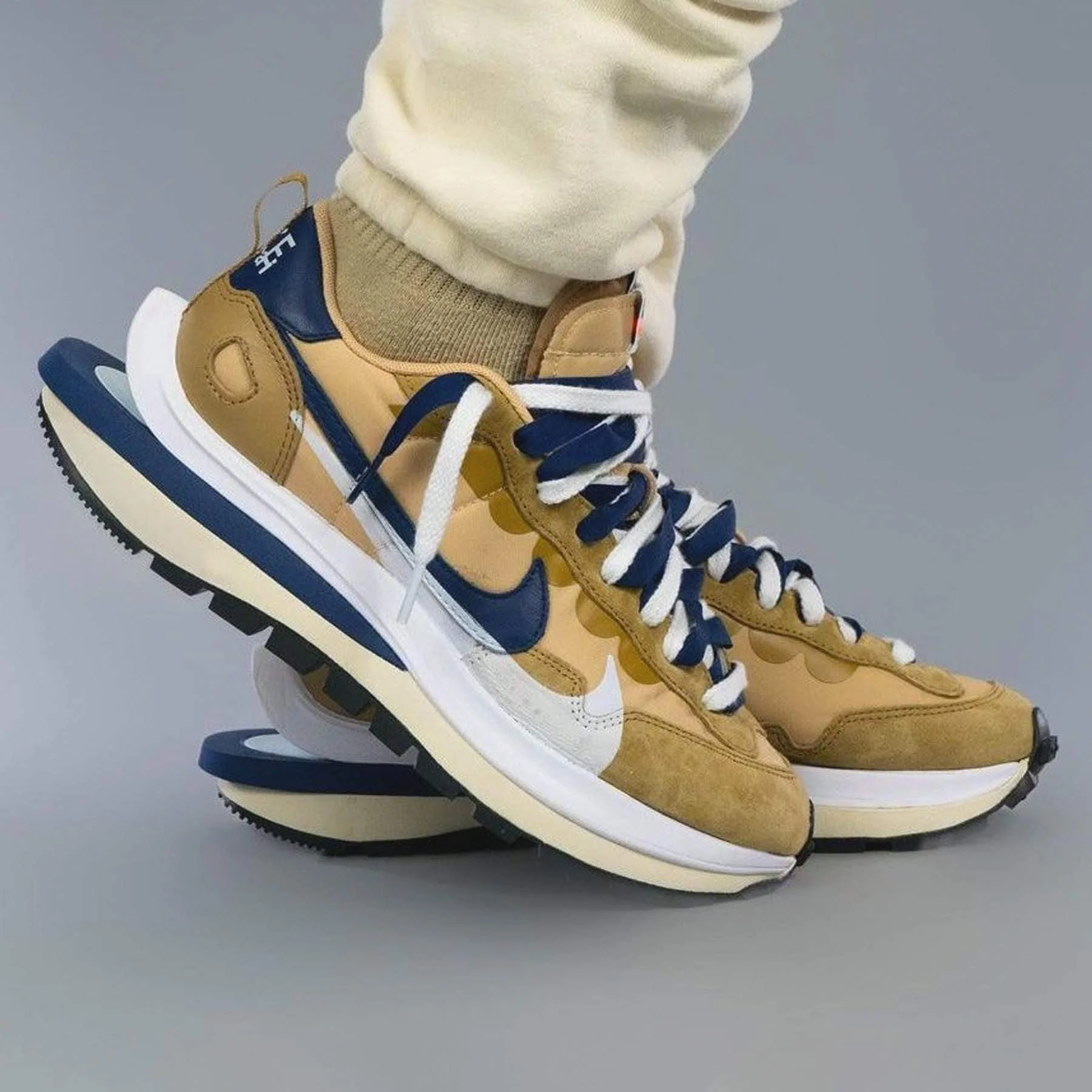 sacai x Nike VaporWaffle 'Sesame Blue Void' - Image 6