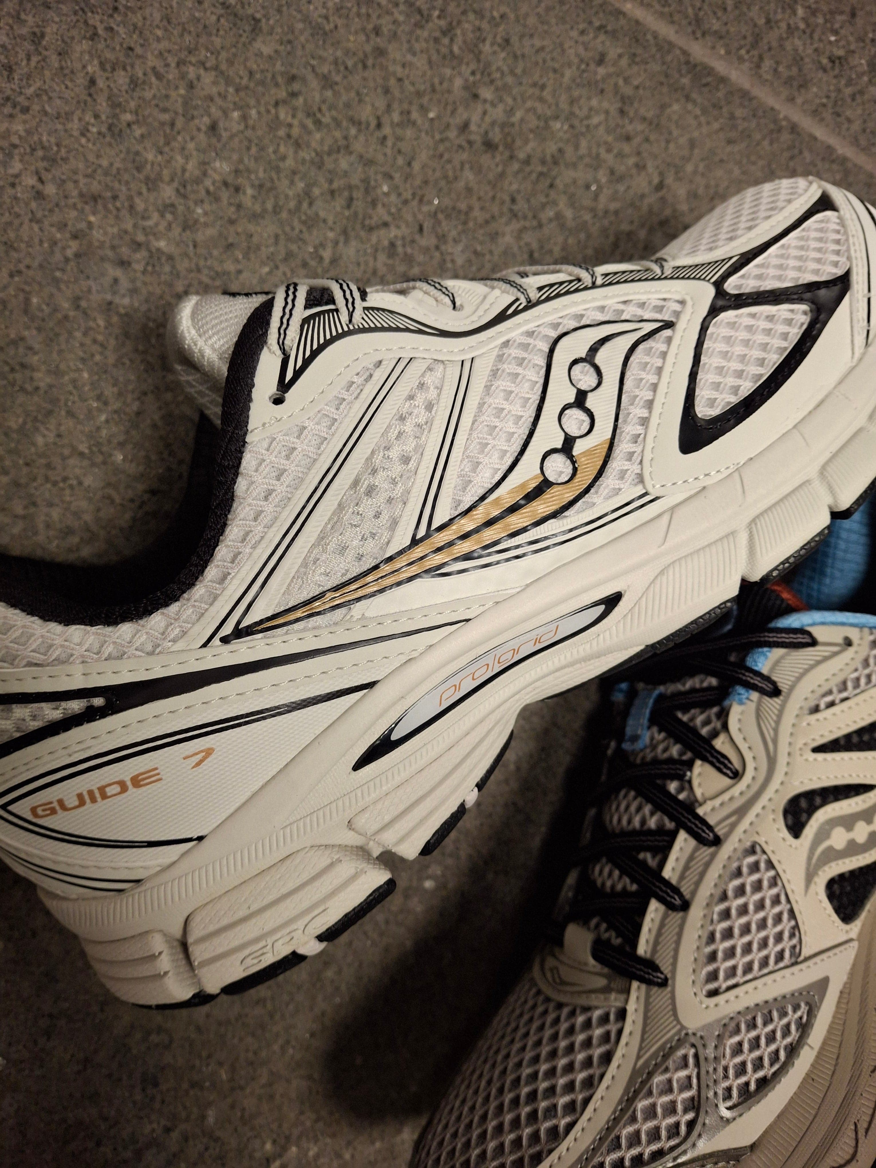 Saucony Progrid Guide 7 'Onyx Gold' - Image 8