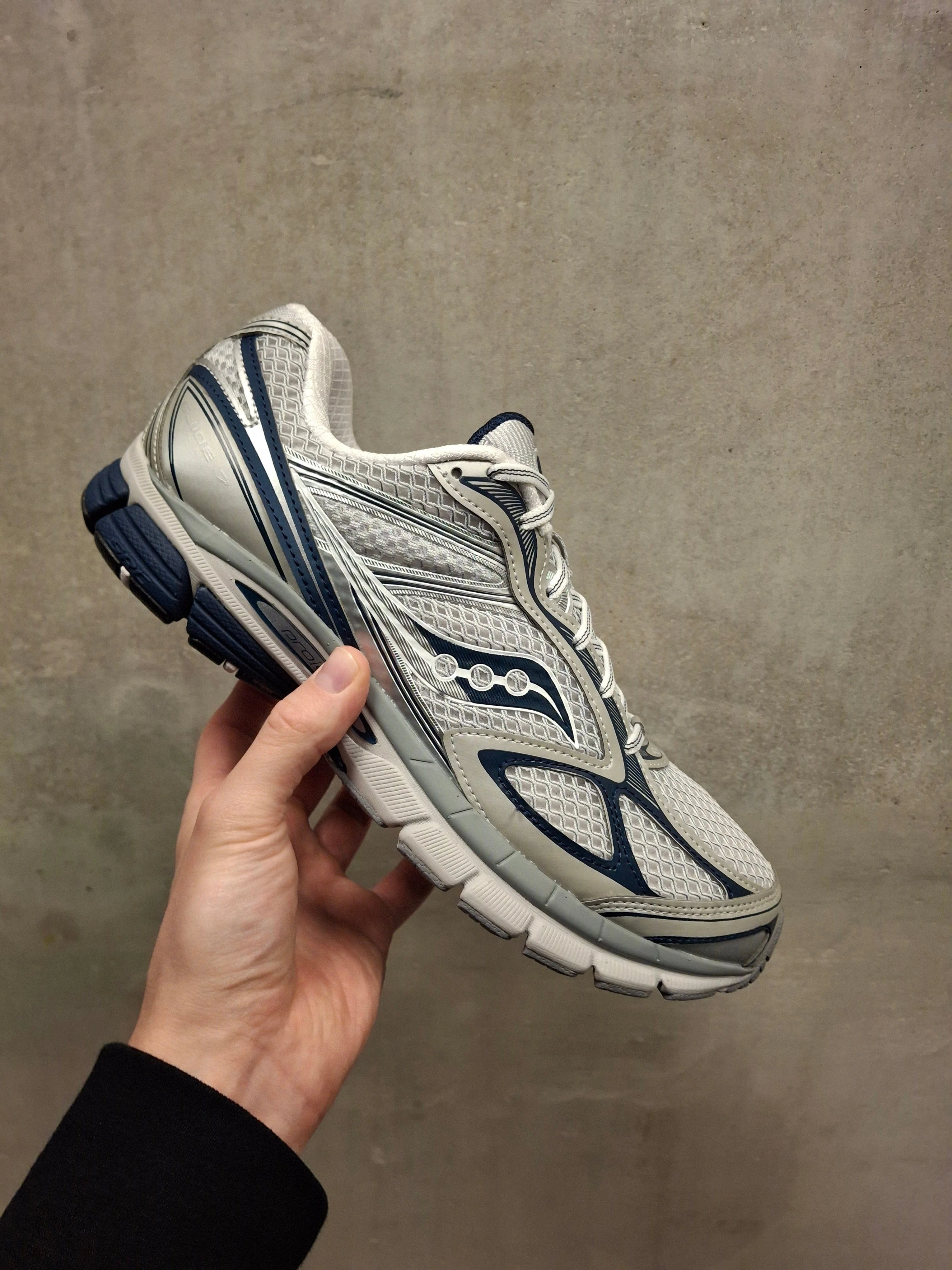 Saucony Progrid Guide 7 'Oyster Navy' - Image 7