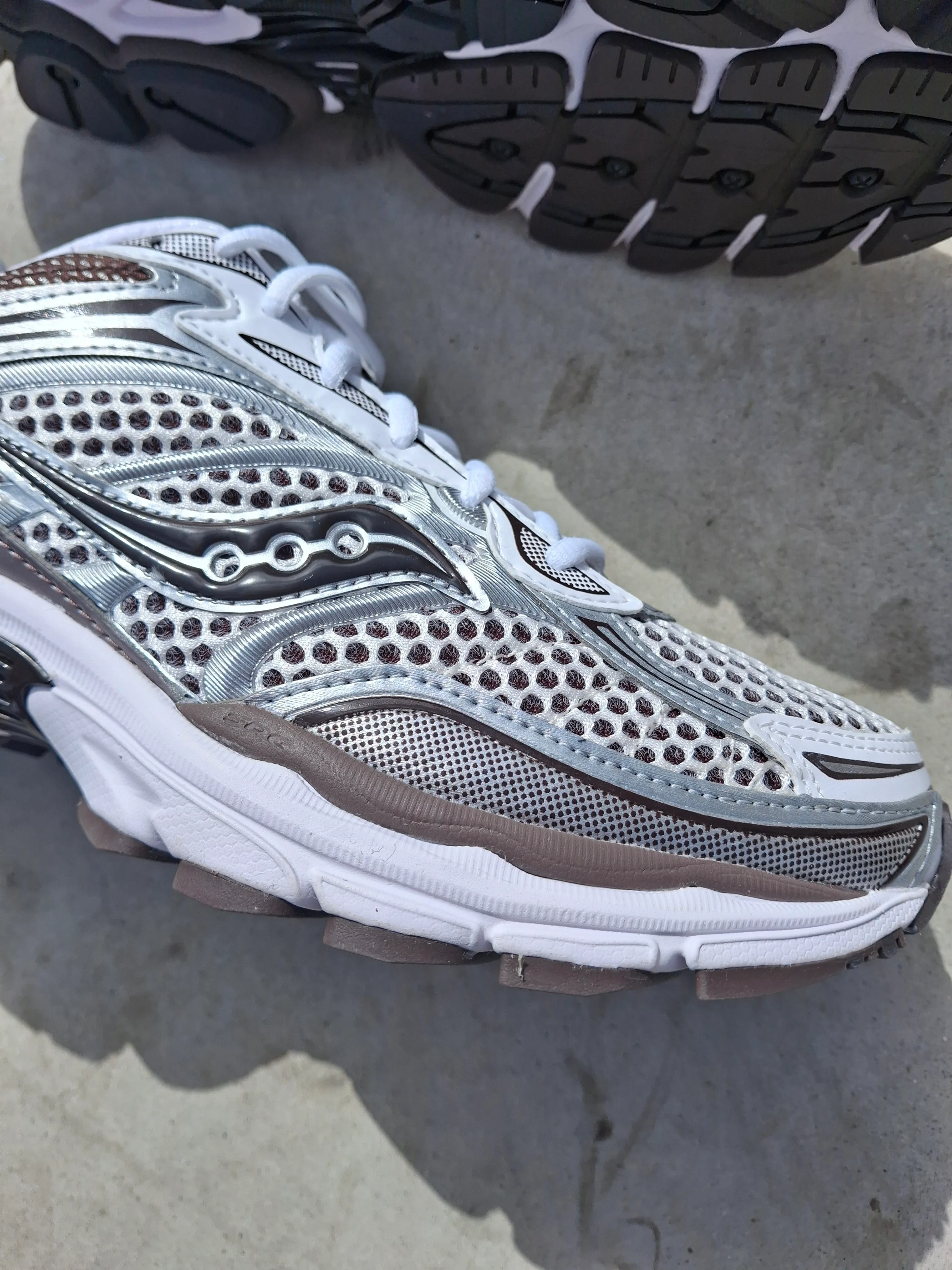 Saucony Progrid Omni 9 'White Brown' - Image 8