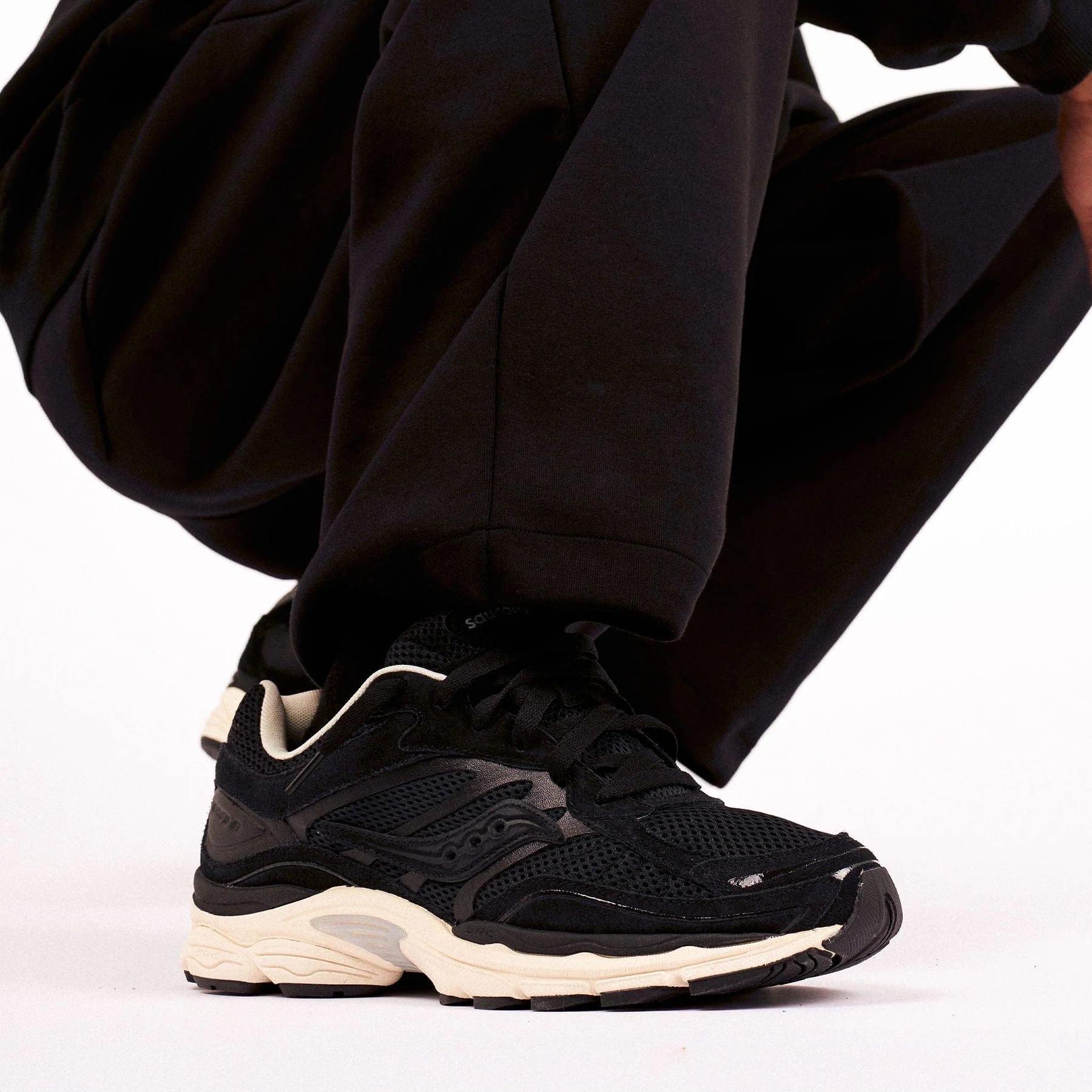 Saucony ProGrid Omni 9 Premium 'Black Cream' - Image 4