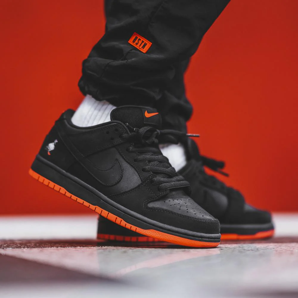 Staple x Nike SB Dunk Low Pigeon - Image 6