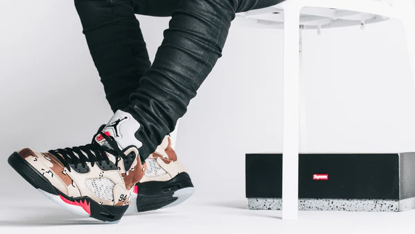 AIR JORDAN 5 RETRO SUPREME "SUPREME" CAMO - Image 7