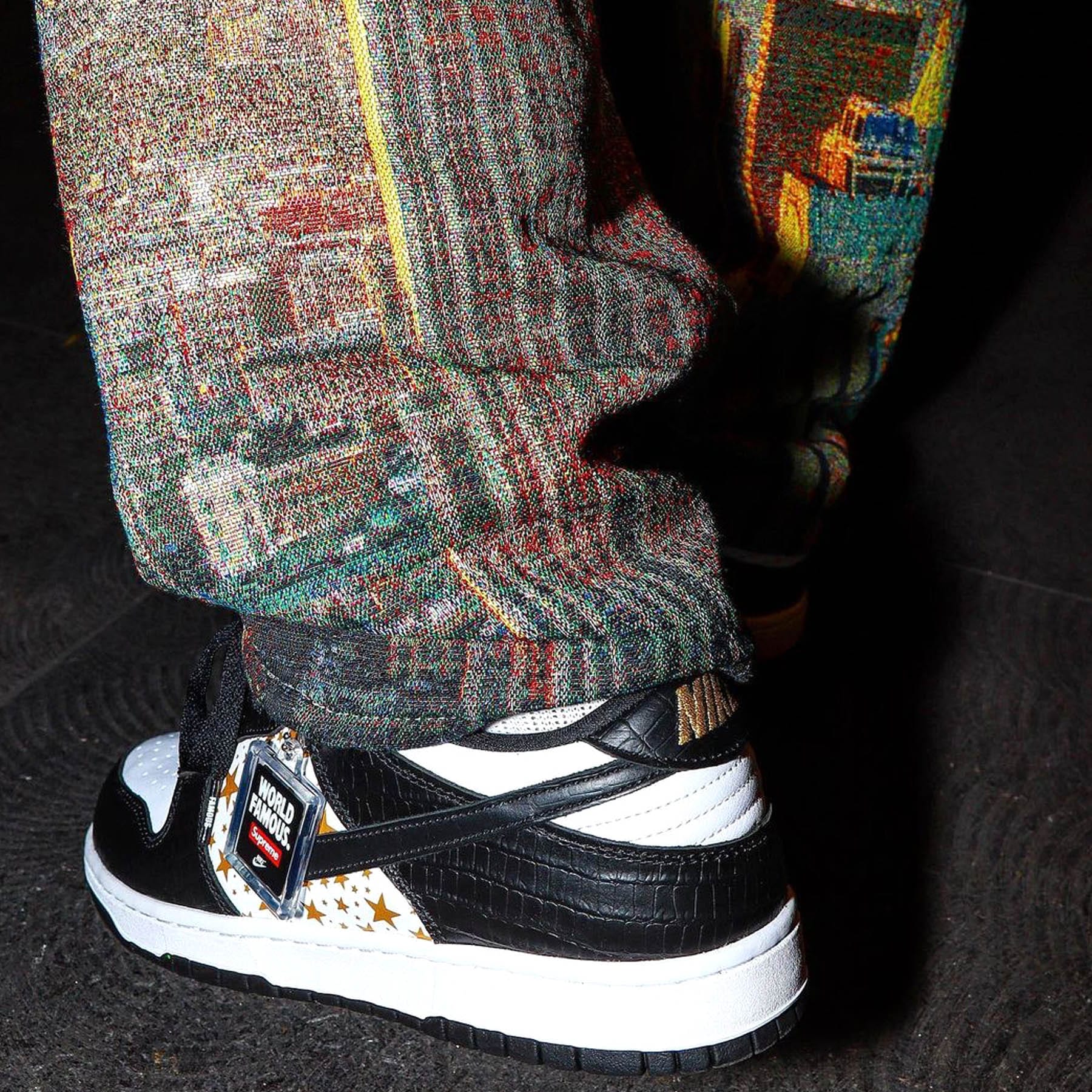 Supreme x Nike Dunk Low OG SB QS 'Black' - Image 9