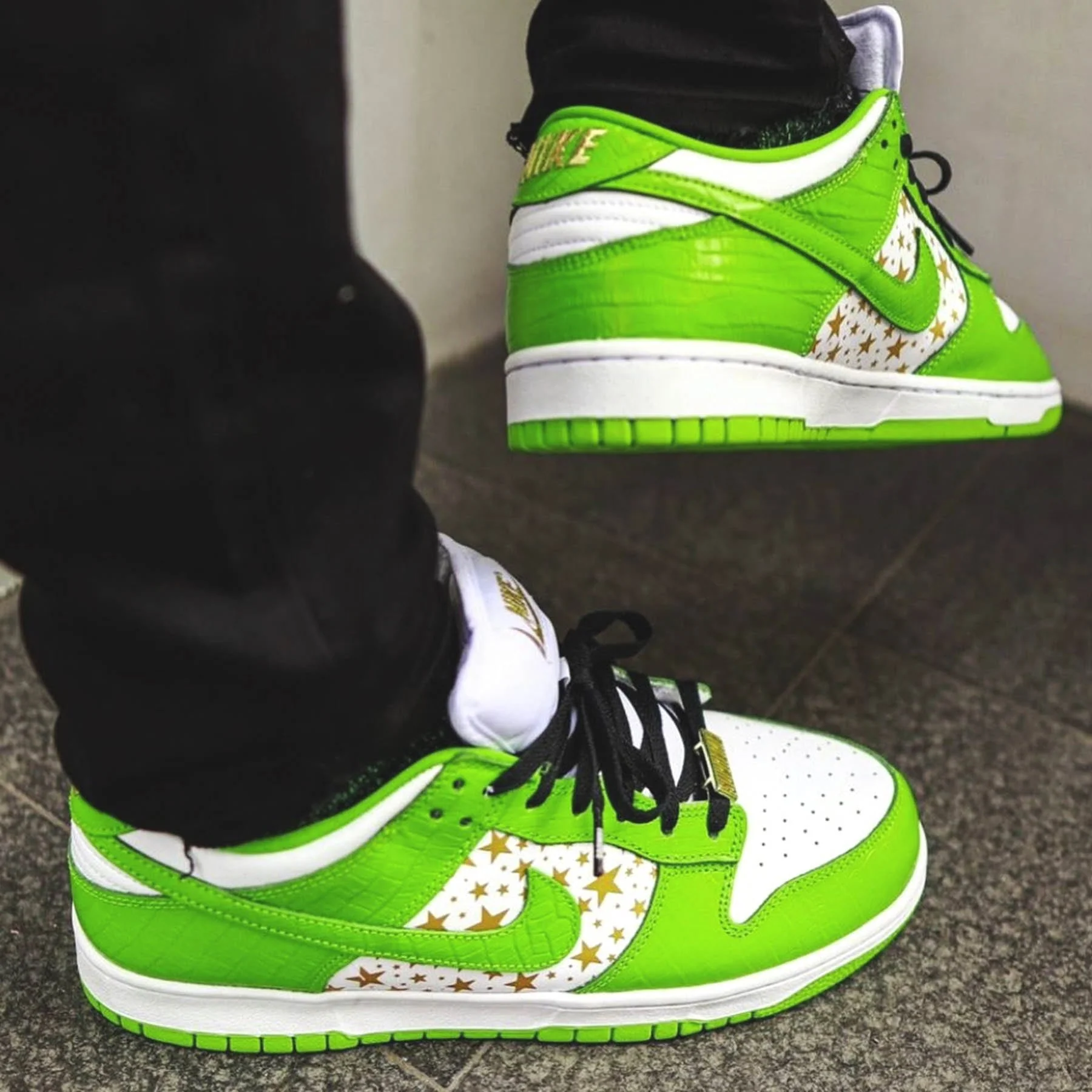 Supreme x Nike Dunk Low OG SB QS 'Mean Green' - Image 7