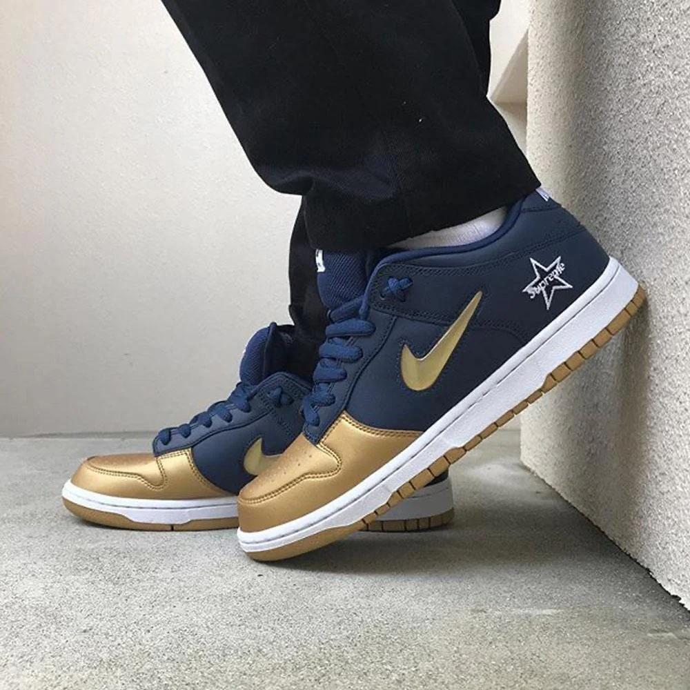 Supreme x Nike Dunk SB Low QS 'Metallic Gold' - Image 7