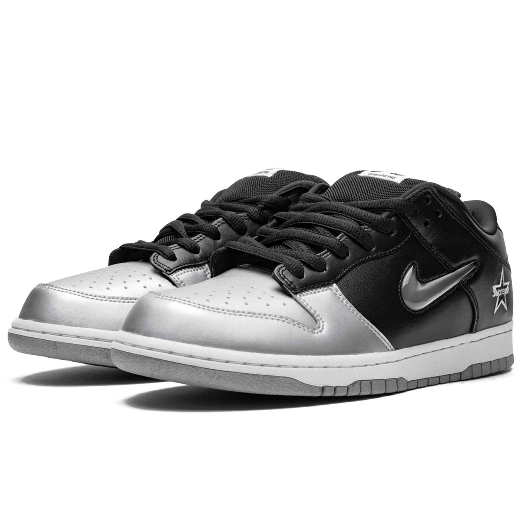 Supreme x Nike Dunk SB Low QS 'Metallic Silver' - Image 2