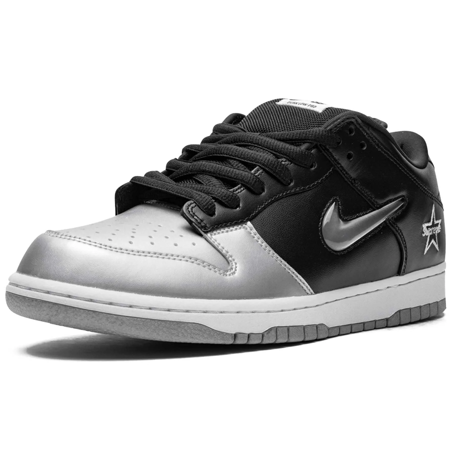 Supreme x Nike Dunk SB Low QS 'Metallic Silver' - Image 4