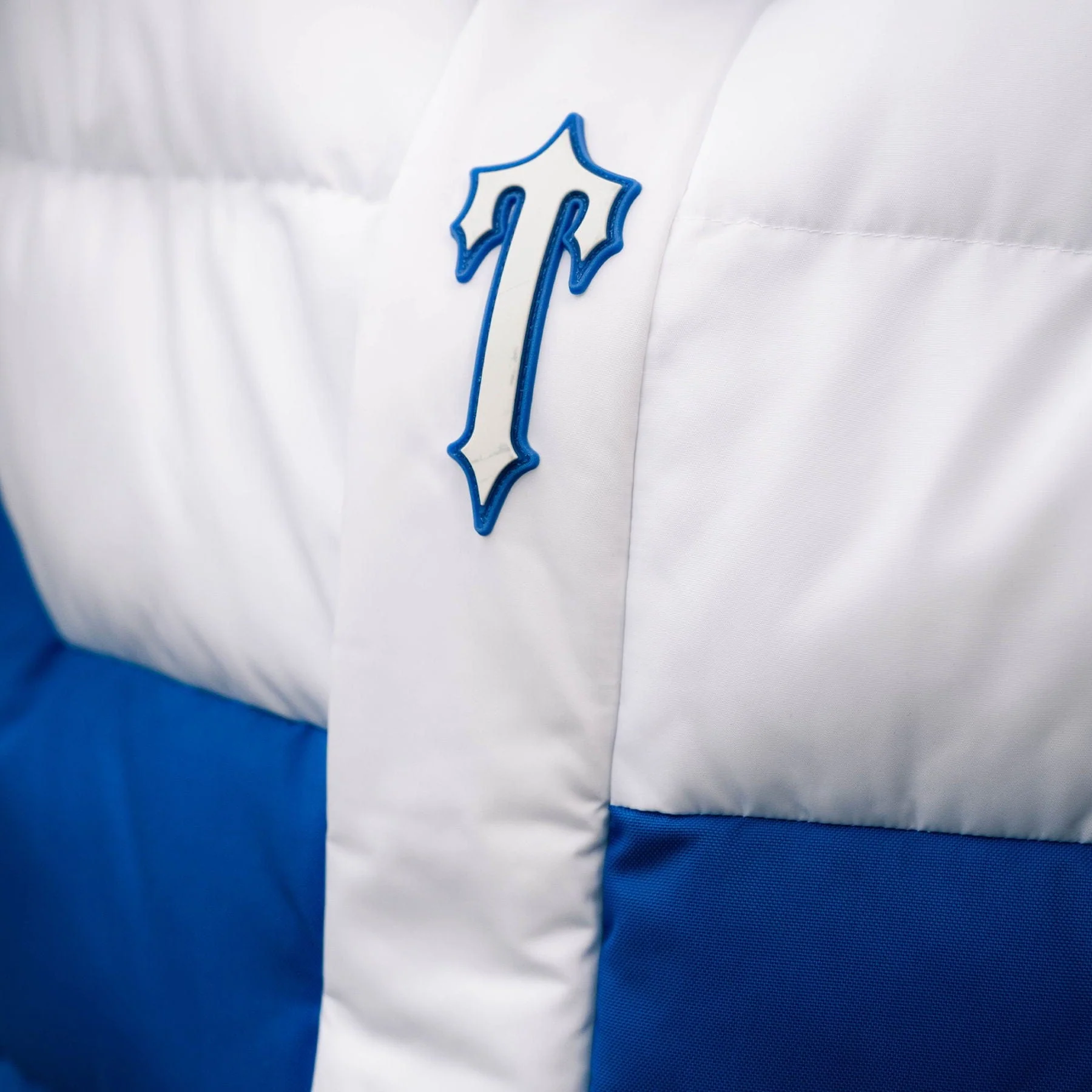 Trapstar Decoded Puffer 25 'White Blue' - Image 3
