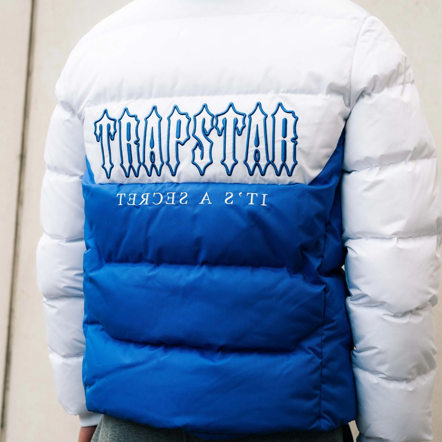 Trapstar Decoded Puffer 25 'White Blue' - Image 5