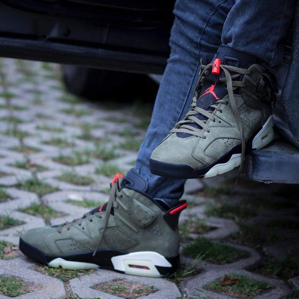 Travis Scott x Air Jordan 6 Retro 'Olive' - Image 7
