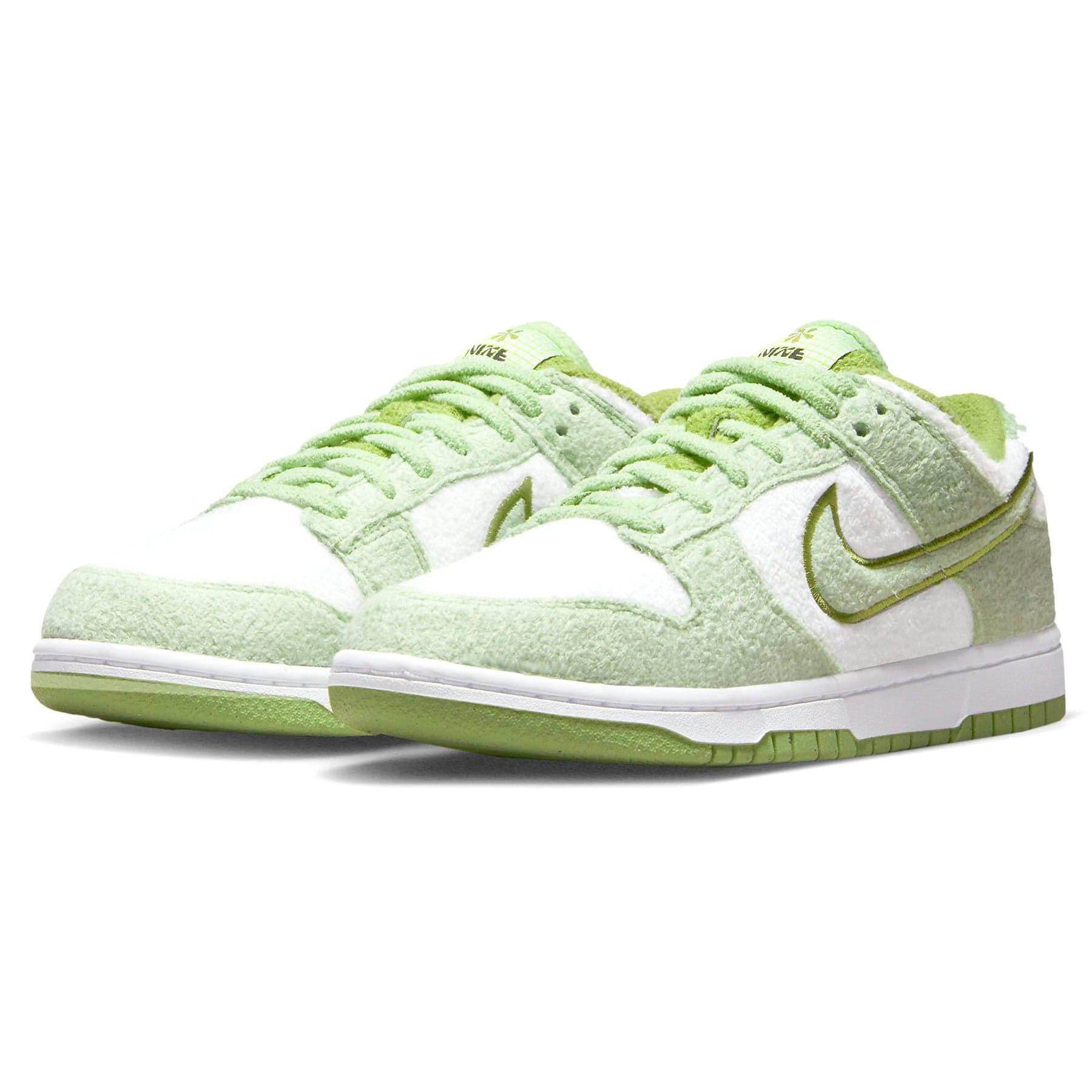 Nike Dunk Low SE Wmns 'Fleece - Honeydew' - Image 2