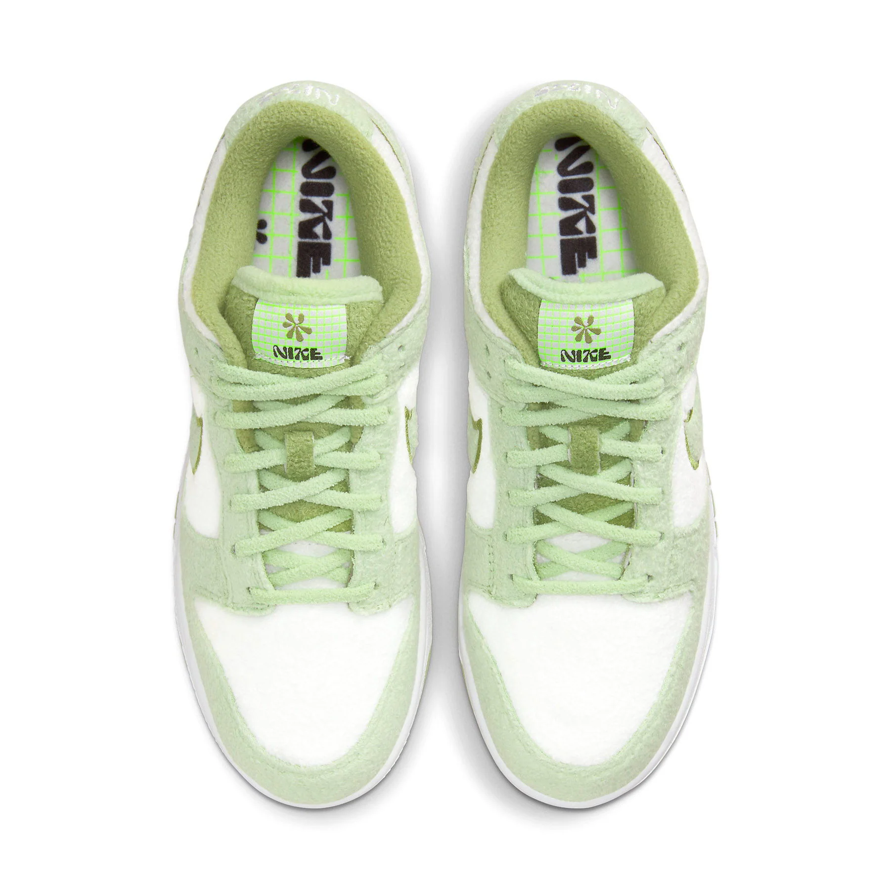 Nike Dunk Low SE Wmns 'Fleece - Honeydew' - Image 3