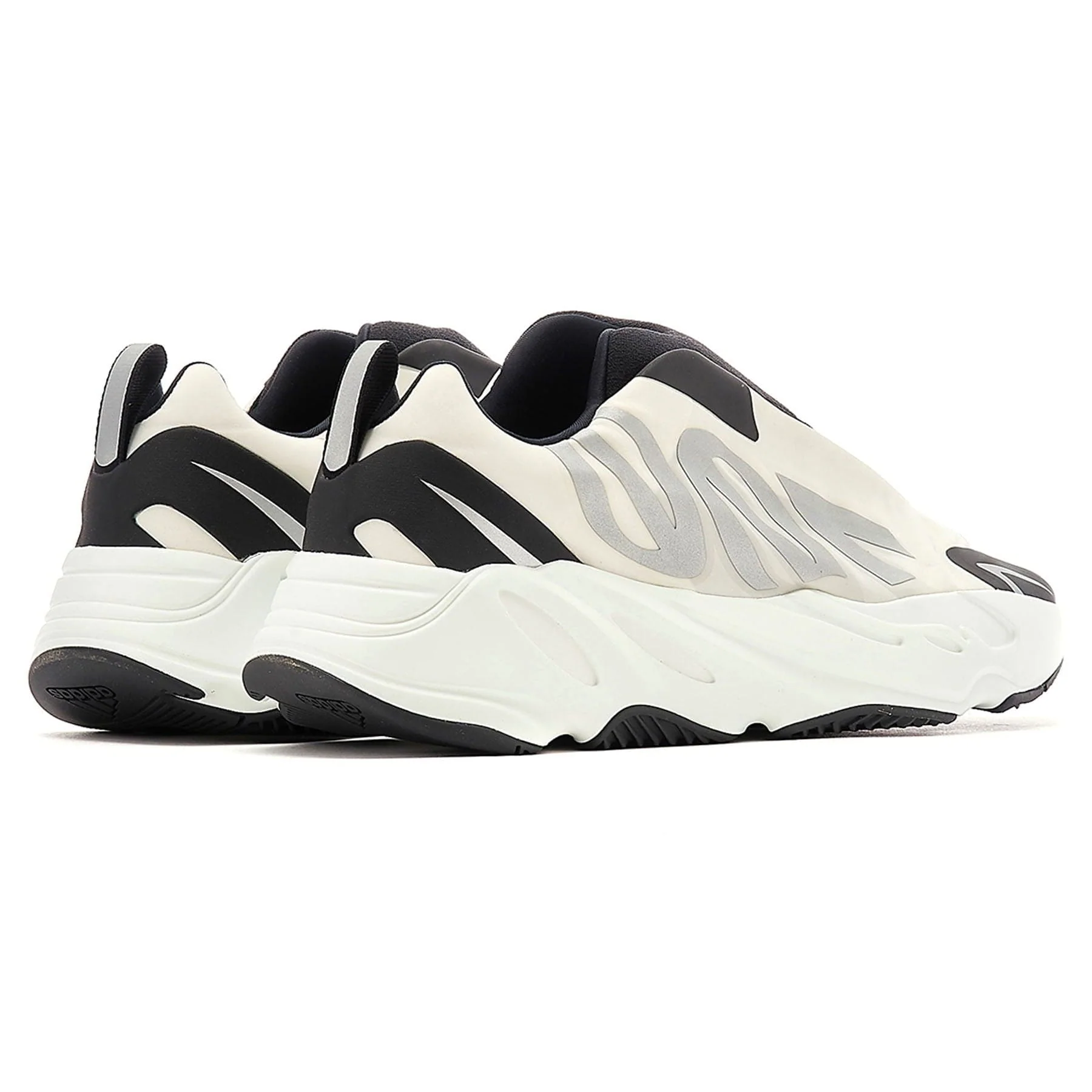 Yeezy Boost 700 MNVN Laceless 'Analog' - Image 3